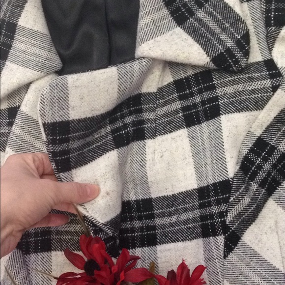 Lulumari plaid coat - Picture 5 of 7